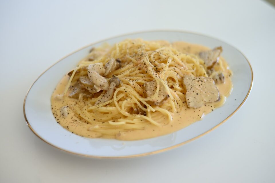 カチョエペペのレシピ ペコリーノロマーノチーズを使った作り方 – 世界の食文化 零製作所