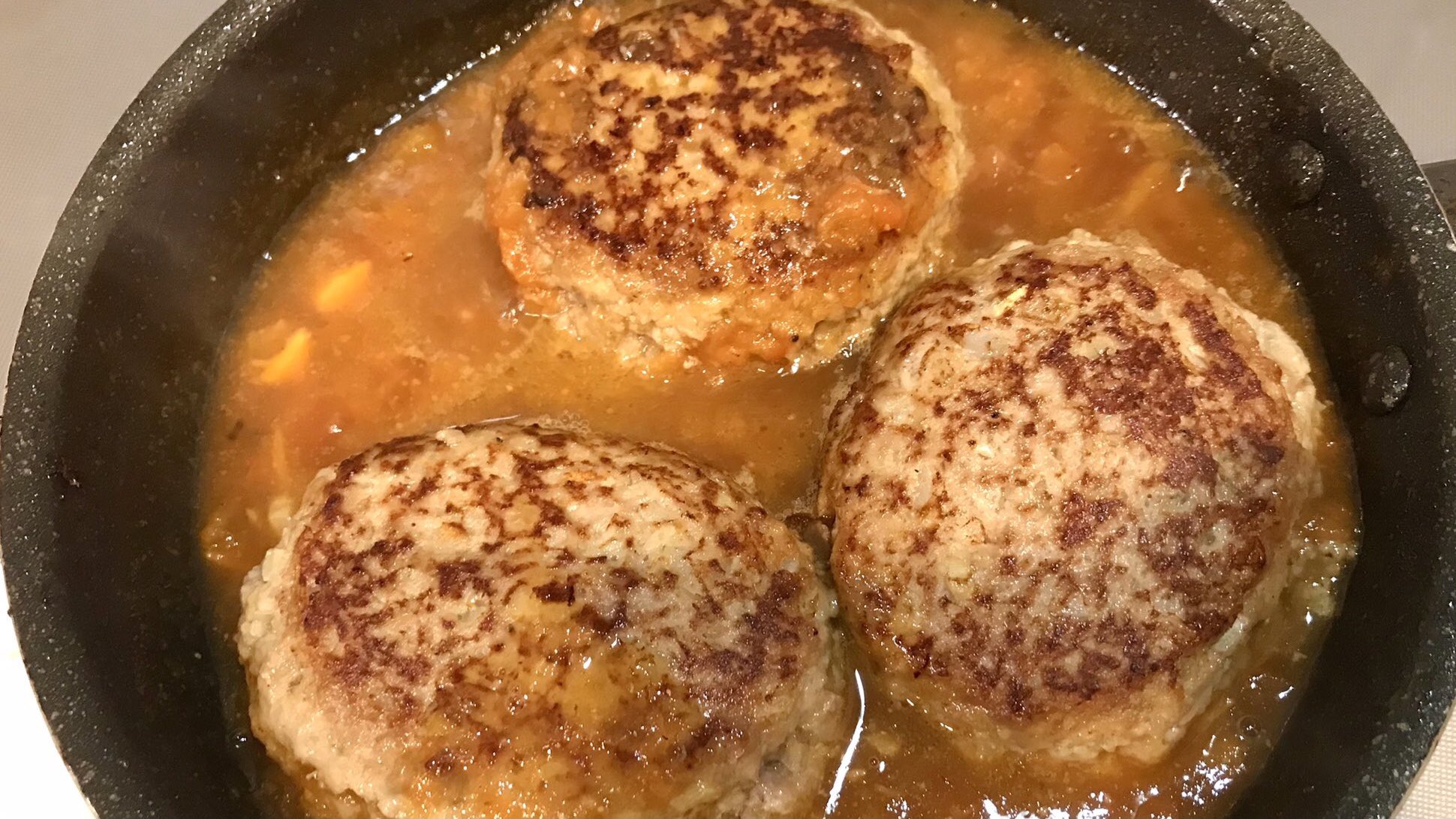 「小さめハンバーグのトマトソース」レシピ 野口真紀さん