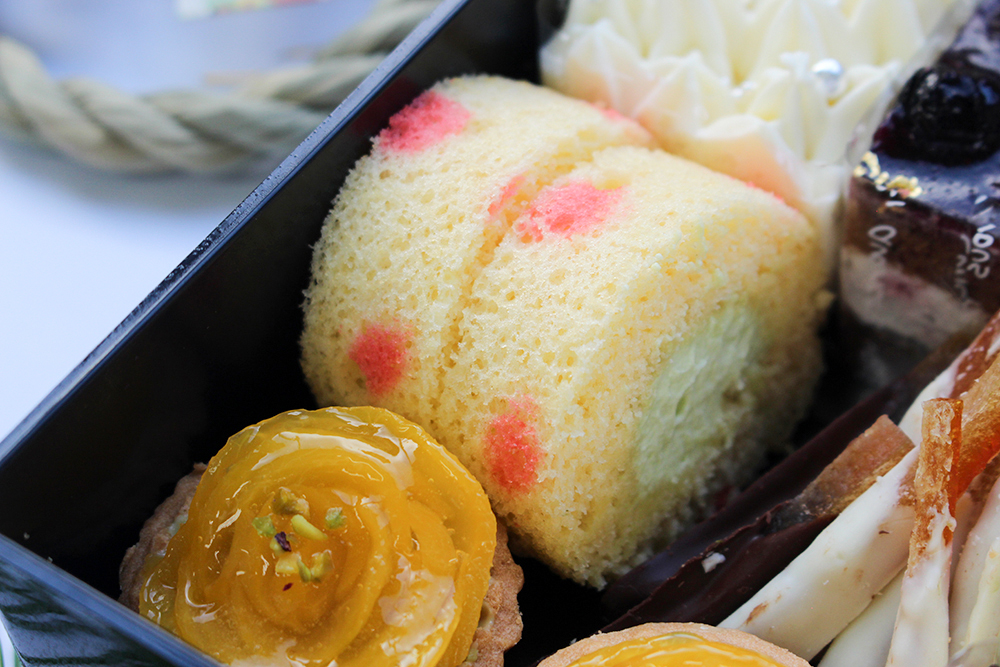 100均材料で作る♪簡単!スイーツおせち♪ - YouTube