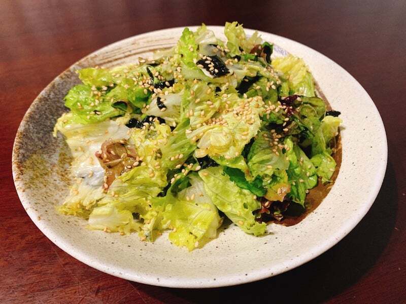 夜ご飯 📝 献立 ＊サムギョプサル ＊中華卵スープ ＊ほうれん草と人参ナムル ＊ネギ塩ナムル ＊キムチ 暑い日が続いているので、 サムギョプサル食べてスタミナつけた💪 ´・_・`💪野菜もお肉もたくさん食べられるし、 サムギョプサル最高❣️ ▪︎レシピブログは