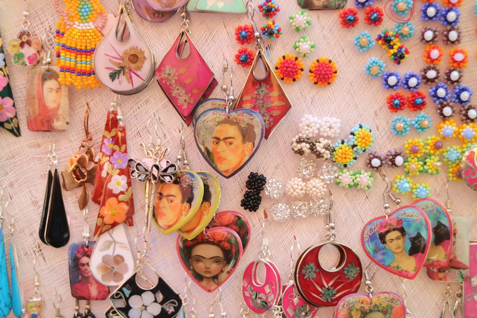 広島 雑貨屋 カラフルな食器たちで気分もUP！！ 憂鬱な梅雨を楽しくするテーブルメイキングしませんか？広島で雑貨・アパレル・飲食店のサービス事業を展開グッズカンパニ