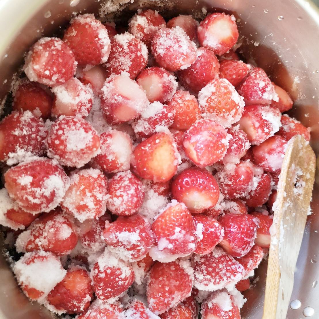 いちごのコンポート -モッツアレラチーズに添えて- 気軽にかんたん、ヘルシーレシピナチュレＳ 公式