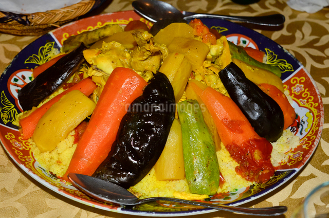 クスクス料理が流行ってる？なにわ日記 モロッコ風の旅行社