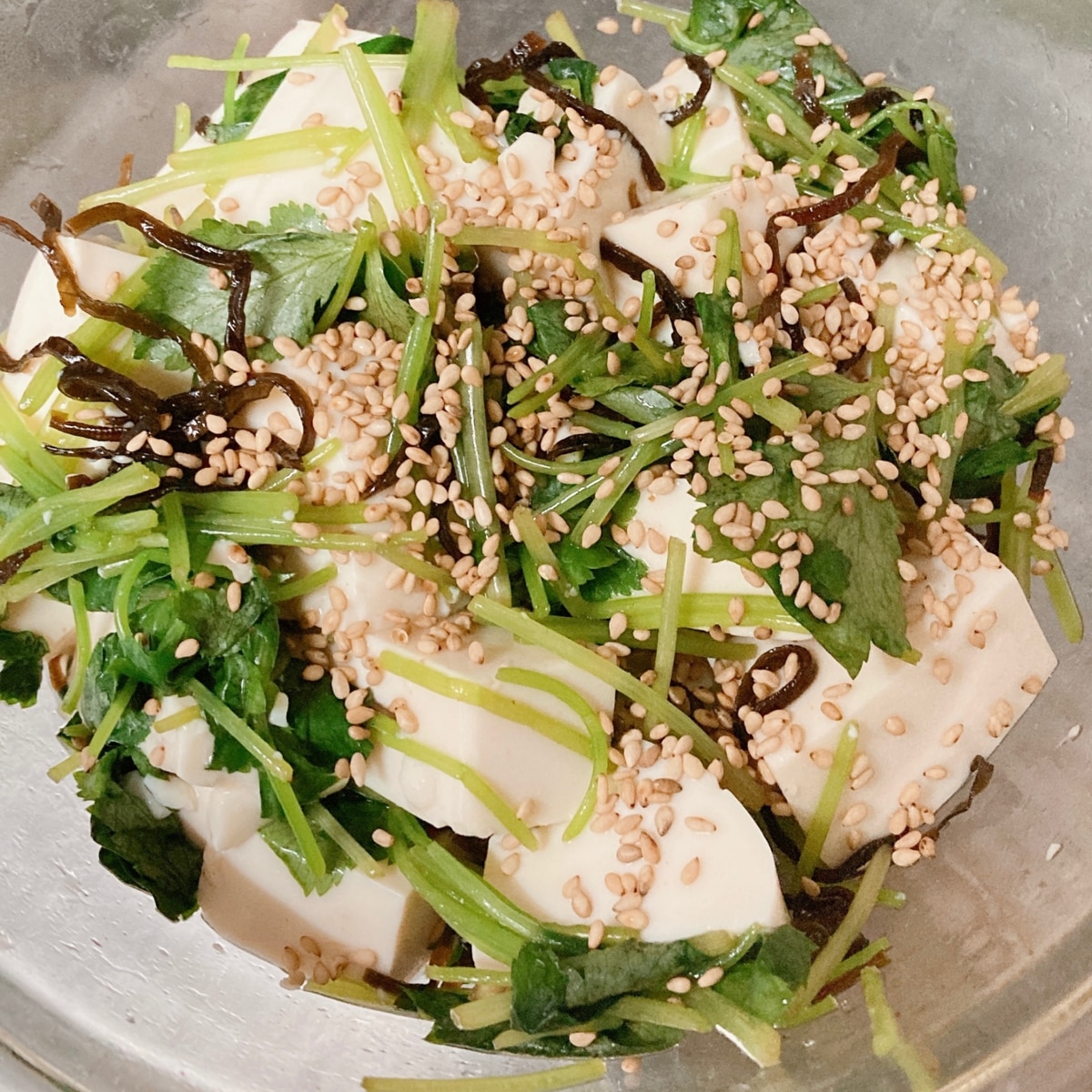 しょうが香る たっぷり三つ葉の卵とじ丼