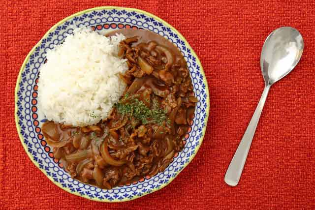 フライパンで短時間ルーを使わないハヤシライス