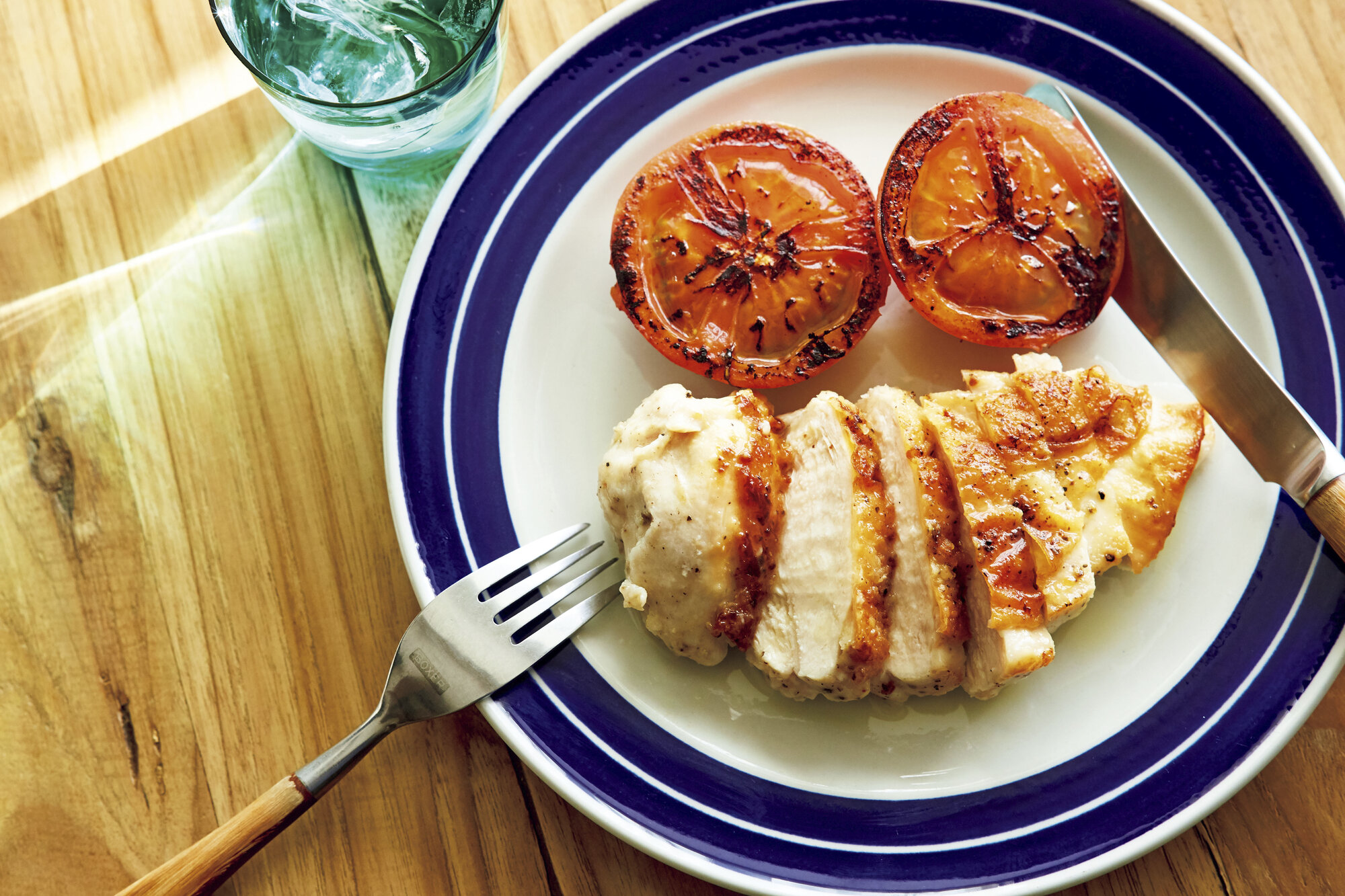 チキンソテーの美味しい焼き方 皮はパリパリで中はふっくらジューシーに焼く方法 - オトコ中村の楽しい毎日