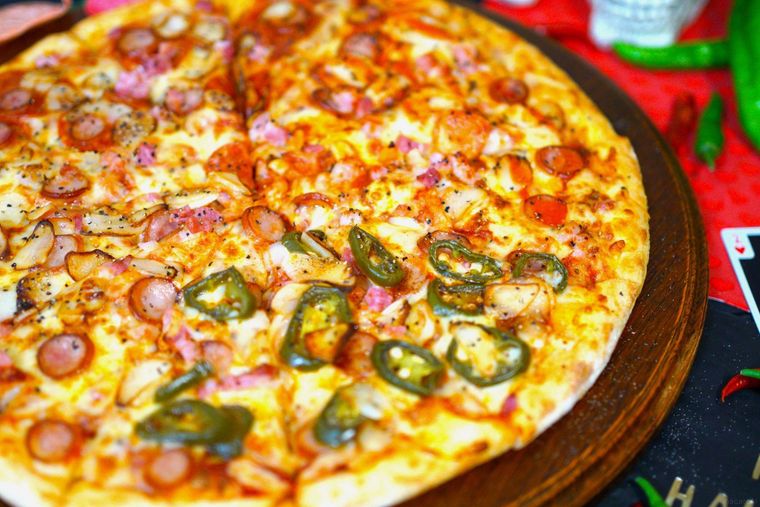 宅配ピザ比較ランキング！高い?半額以上に安く食べる方法 2024年版- もとかせ