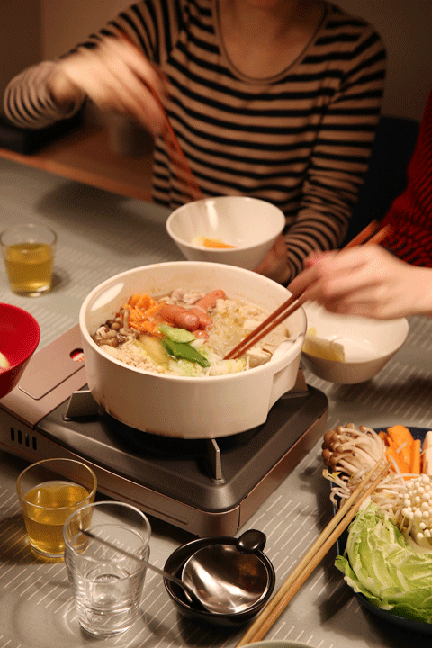 ホームパーティーにおすすめ！みんなが盛り上がる華やか鍋鍋レシピ注目ニュース鍋ガイドお鍋レシピが盛り沢山！ブランドサイト一覧キャンペーン・お楽しみエバラ食品