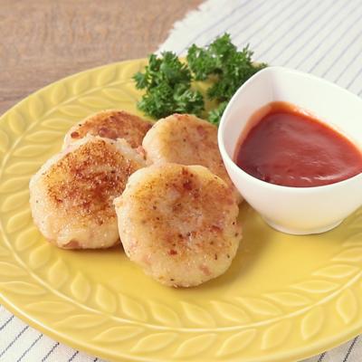 長野県のエリンギで、 簡単エリンギレシピを作ってみました🎵 ベーコンとキムチの旨みをエリンギが吸い込み、カイワレの苦みもアクセントになり、エリンギの食感も楽しめ美味しかったです💕 🍄材 料🍄 エリンギ 300ｇ イベリコベーコン 150ｇ キムチ 120ｇ