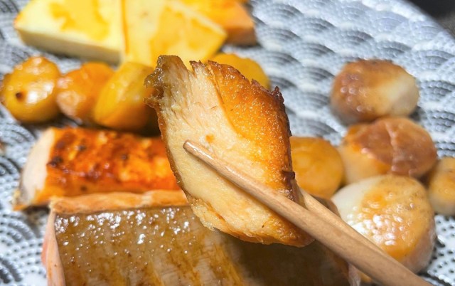 燻せばいいわけじゃない！？ キャンプで「燻製」を色づきよく、おいしく作るコツ - ハピキャンキャンプ・アウトドア情報メディア