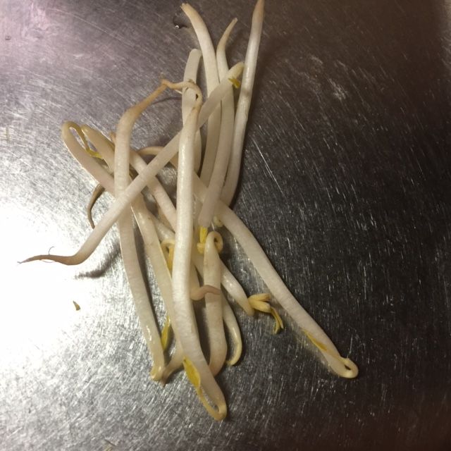 もやしのひげ根の取り方