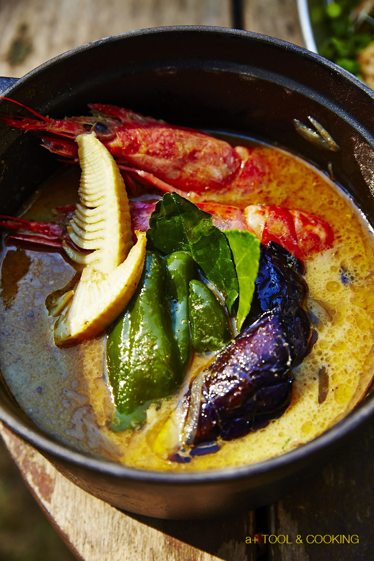 柚子胡椒で決まる！ 野菜たっぷりグリーンカレ