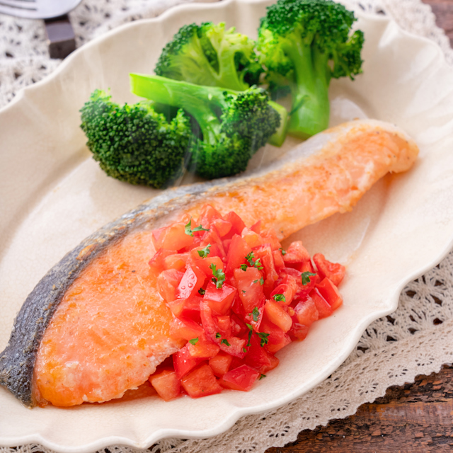 ブロッコリーが苦手な子もパクパク食べる15分レシピ!鶏むね肉とブロッコリーのチーズ焼き - たべぷろ