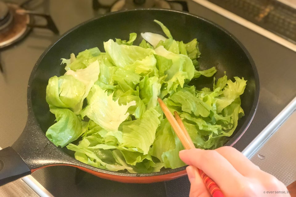 クックパッドニュース:ちょっとしたコツで!「レタス」が10倍おいしくなるちぎり方毎日新聞