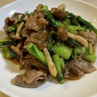 牛肉と小松菜のオイスターソース炒めのレシピ・作り方 簡単＆時短- レタスクラブ