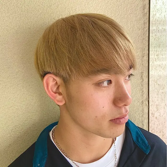 ミルクティーベージュのメンズスタイル10選！ブリーチなしでも実現可能bex journal