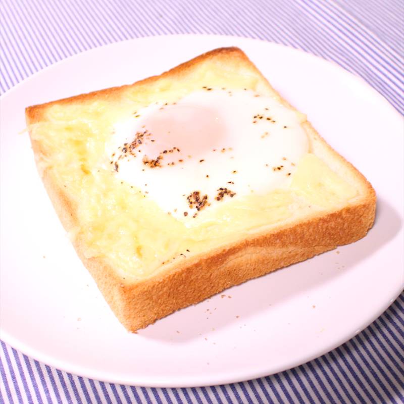 グラタントースト：ウィンナーと食パンの朝ごはん