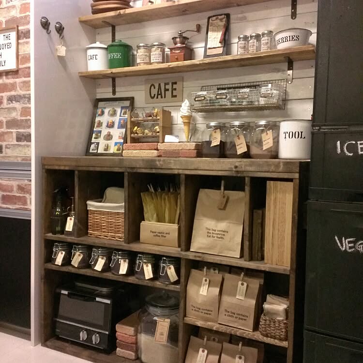 お気に入りはおしゃれに見せる!ティーカップの収納アイデア