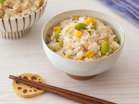 買い物に行けない日にオススメ!! 市販の麻婆豆腐の素deツナと枝豆の炊き込みご飯kitten遊びの楽しくクッキング♪