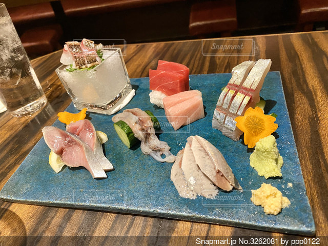 パックの刺身を豪華な皿盛りにするコツ 鮮魚店店主が手順を解説 - トクバイニュース