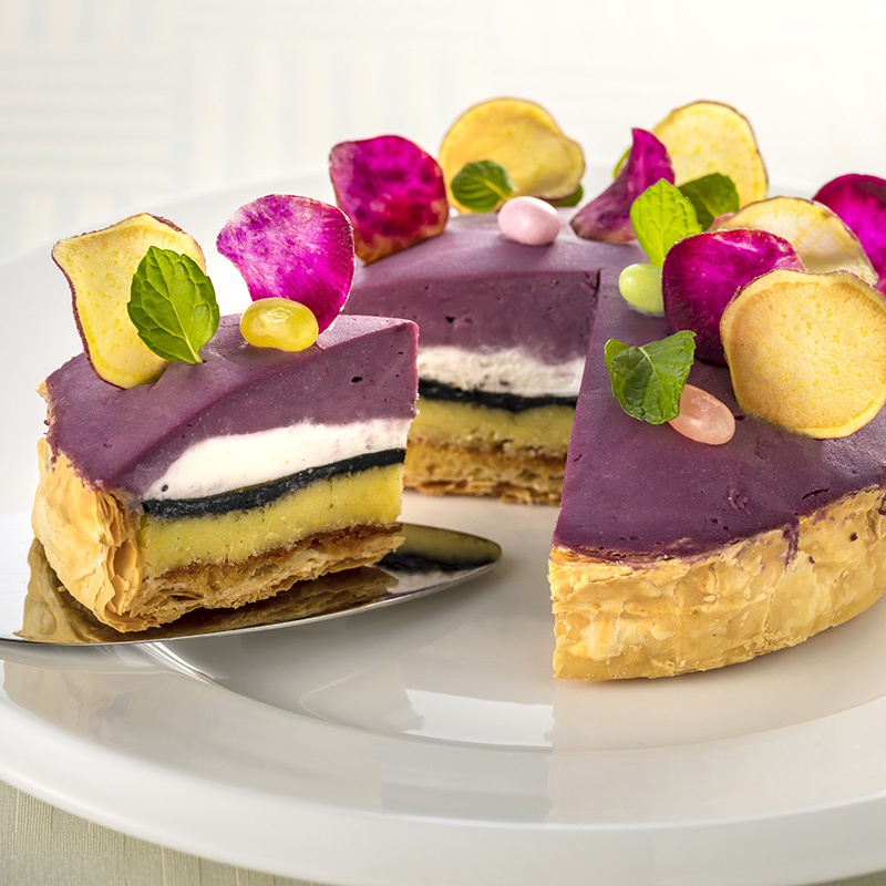 紫いもクリームのハロウィンデコレーションケーキ