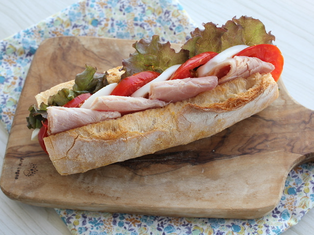 在宅勤務の簡単ランチはこれ。フランスパン切って、ピザトースト鳥取の花工房あげたけさんから届いた１年を振り返る家族のリース : ビストロパパ～パパ料理のススメ～