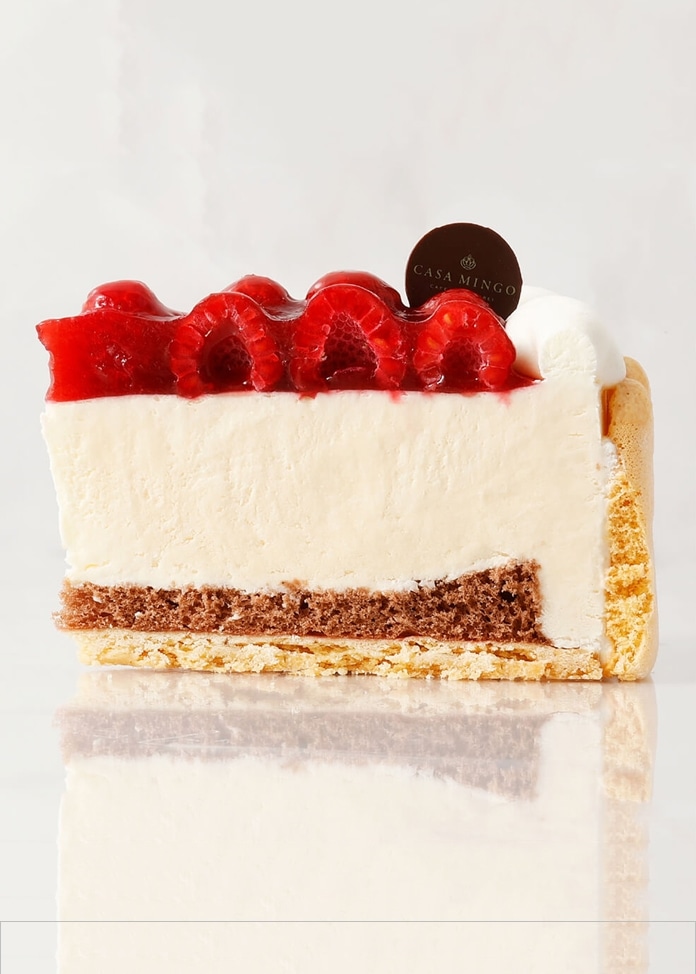 市販のスポンジケーキで作る簡単ハート型デコレーションケーキ 可愛い♡クリスマス誕生日やお祝いのプレゼントにも Heart decorationcake