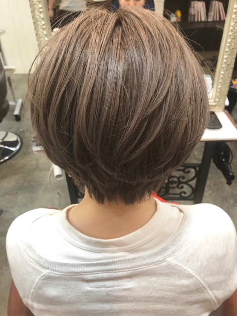 ブリーチなしミルクティーベージュの素敵なヘアカラーレシピと作り方