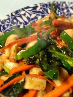 秋の味覚でタイ料理 マンゴツリーキッチン「きのこのガパオ」2023年10月1日 日 から期間限定発売アークランドサービスホールディングス株式会社のプレスリリース