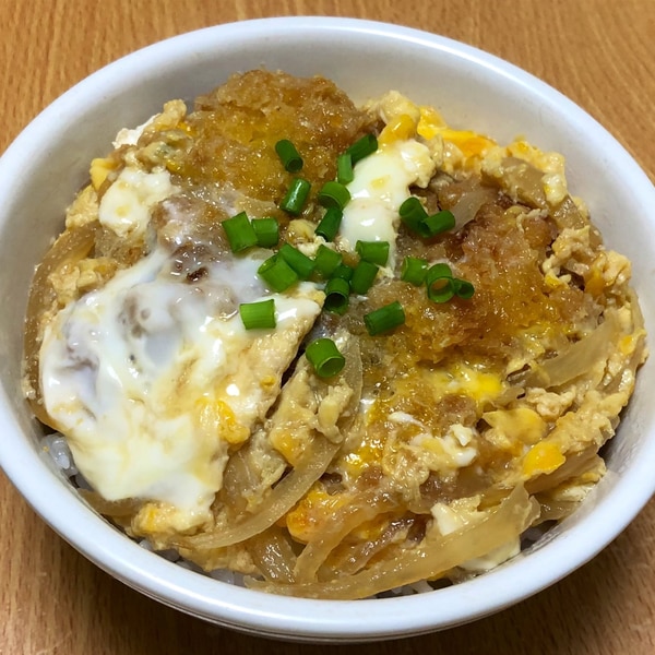 牡蠣フライ卵とじ丼を俯瞰で撮影の写真素材109006455- PIXTA