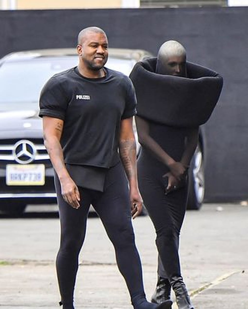 今度は“食べられる”キャンディ・ランジェリー！ ビアンカ・センソリ、カニエ・ウェストと連日のお出かけ