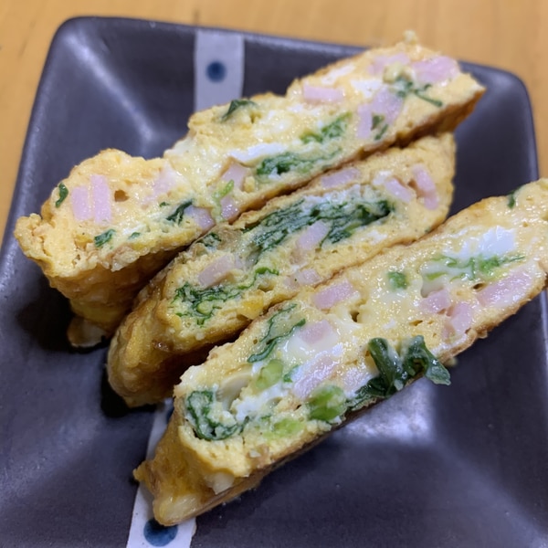 ほうれん草のキッシュ💡片手でつまめるおつまみ編💡 玉子焼き器で作れます😆もちろんオーブンでもOK❗️ 材料作りやすい分量冷凍パイシート・１枚ほうれん草・1 4袋 ハーフベーコン 薄切り ・5枚 玉ねぎ・1 4個 とろけるチーズ・適量