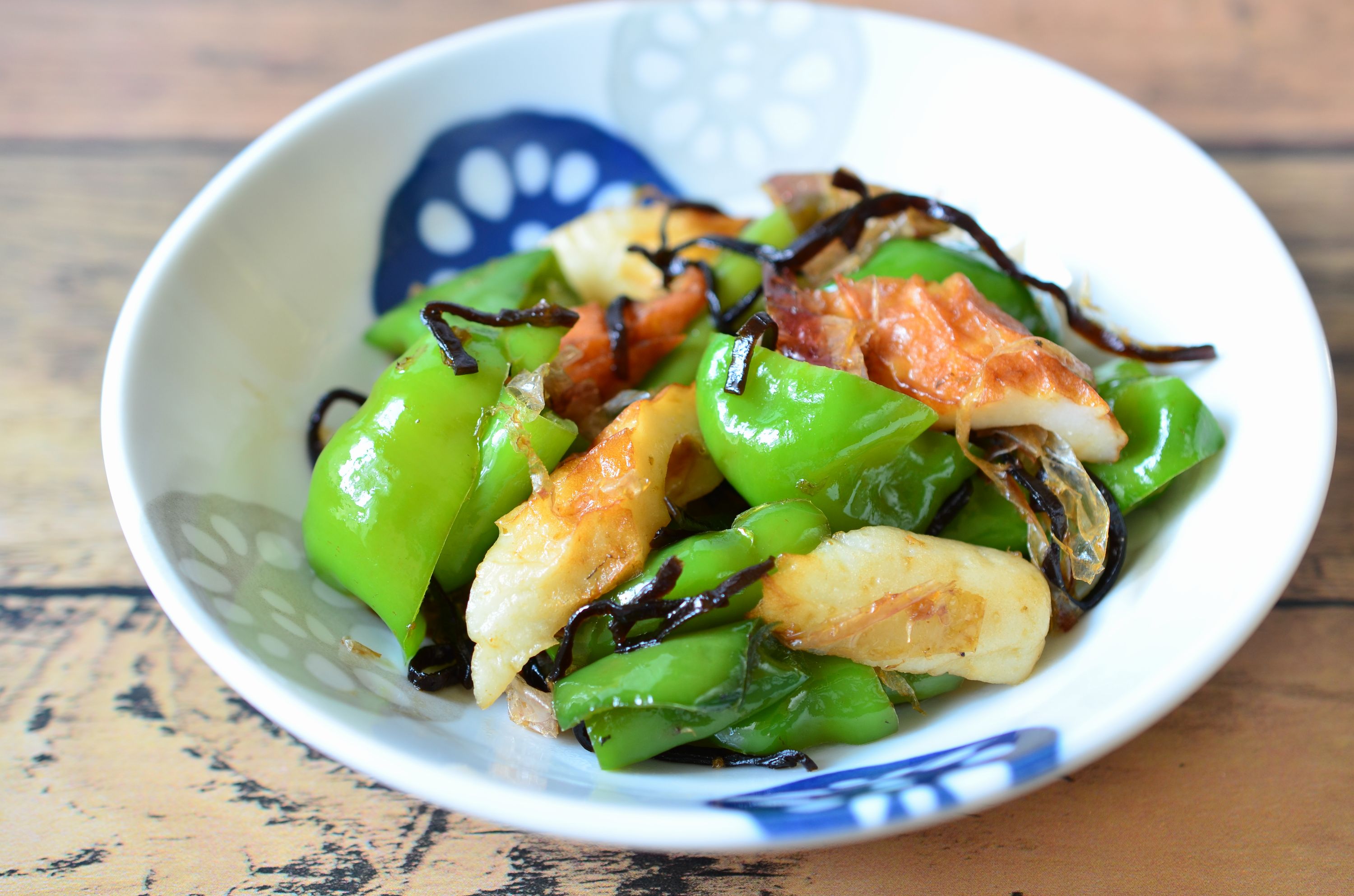 にんじんとピーマンの塩昆布炒め