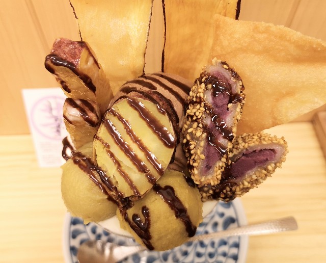 濃厚な蜜芋クリームが滝のようにこぼれ落ちる「こぼれ蜜芋モンブランパフェ」TBSテレビ