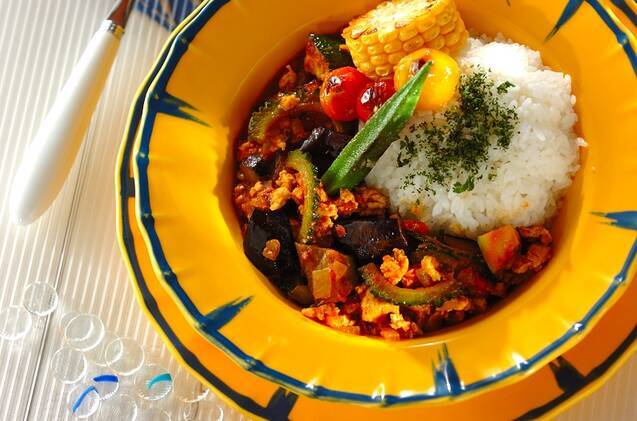 食欲そそる♪ ゴーヤーのキーマカレ