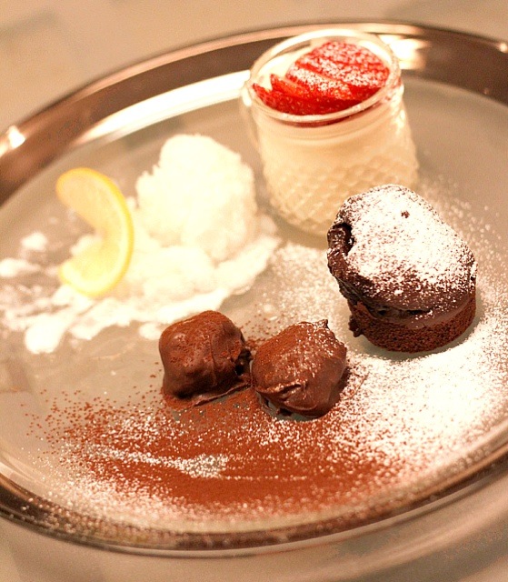 デザートの盛り付け方法のコツをフードコーディネーターが解説