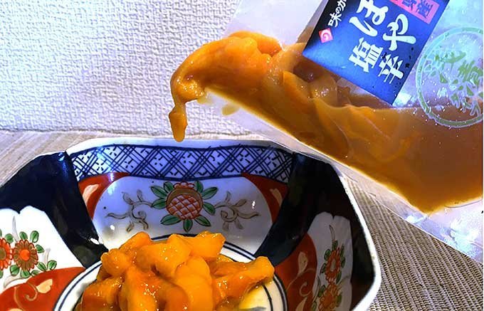 ビールがすすむ☆イカの塩辛でピリ辛冷奴