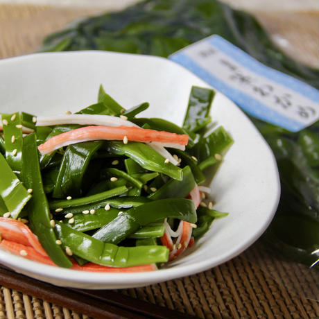 やめられないとまらない茎わかめ①