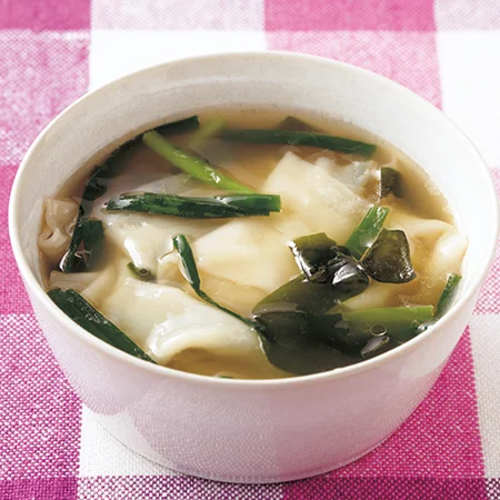 野菜たっぷりわんたんスープ