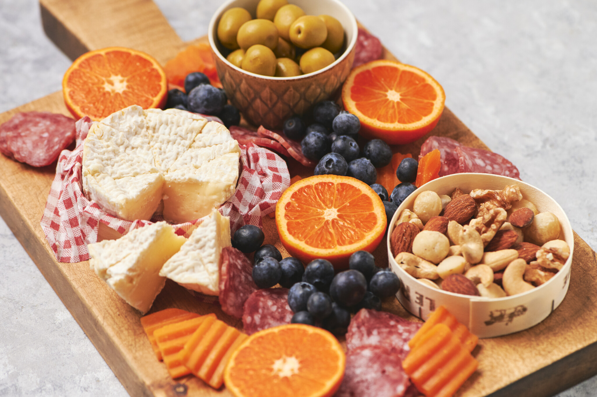 自宅で手軽にフォトジェニックなホームパーティーをお楽しみ頂ける「クリスマスリースパワーサラダ」12月１日より数量限定で予約受付開始のお知らせ -HIGH FIVE SALADパワーサラダ専門店