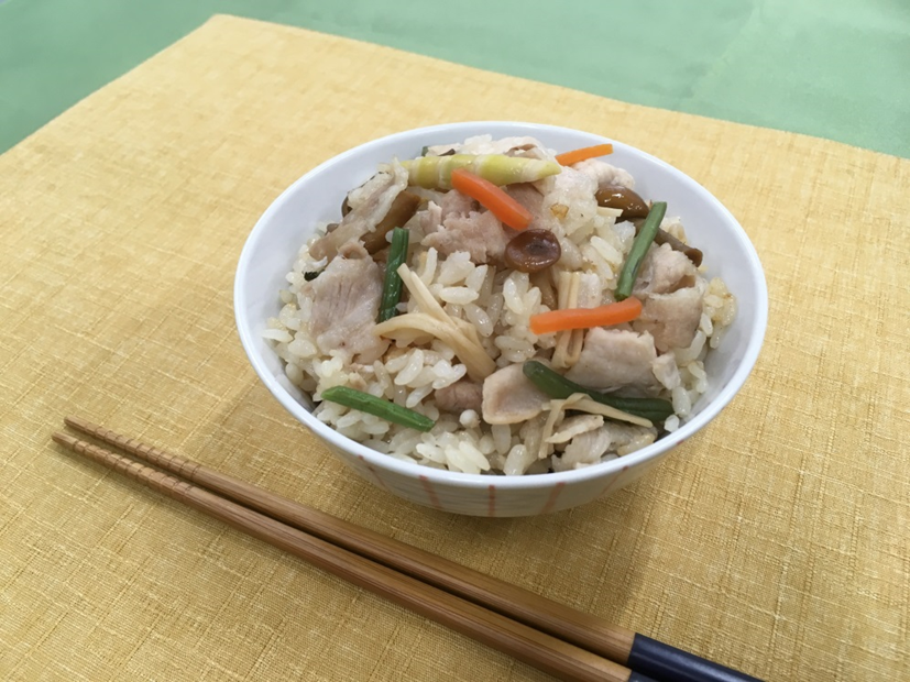 コンビニキャンプ飯 山菜ミックスの炊き込みご飯湘南で暮らすキャンパーのブログ