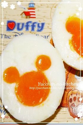 お休みの日の朝ごはん🍽☀️ ⁡ ミッキーゆで卵だけ夜作っておきました🥚🌙 段々コツをつかんできれいに作れるようになってきて嬉しい☺️♡ ⁡ただ、見た目の割に味が普通すぎるので笑、次はパークのミッキーゆで卵のように黄身に味付けしてみようと思います