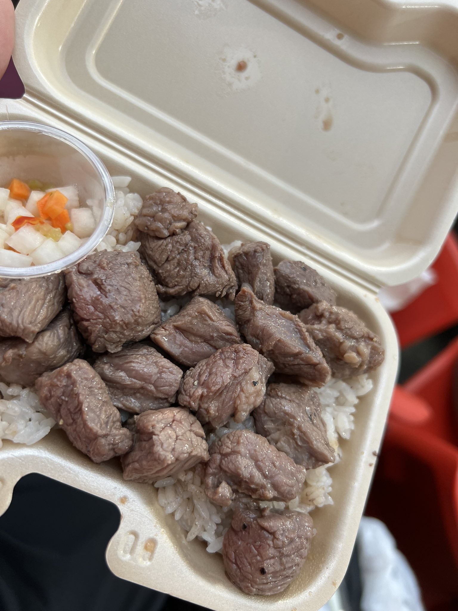 ランチ会@4月 肉爆盛り！OCEAN'S SEVEN STREETさんの「ビーフウィズライス」！！お知らせ・ブログシナジーシステム株式会社