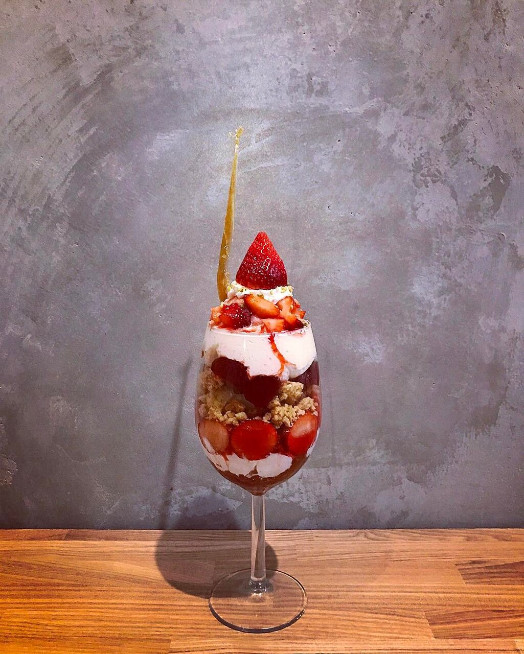 ガヴリールドロップアウトのイチゴパフェ