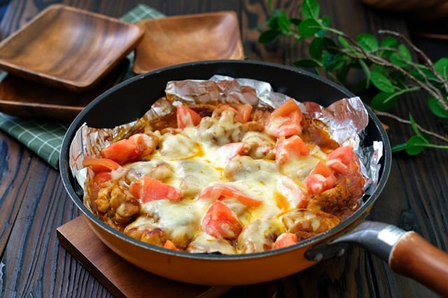 自分のおつまみが家族のごはんになる! １品つくれば家族みんなで楽しめる一石二鳥のレシピ本「ごはんに化ける ズルイおつまみ」発売株式会社EDITORSのプレスリリース