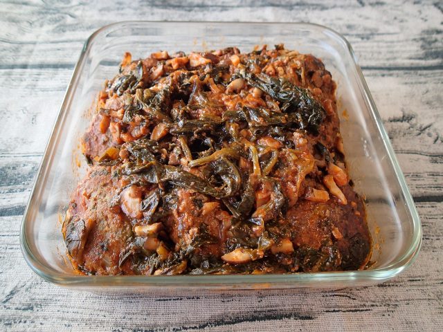 トマトとほうれん草のチーズハンバーグひよこ食堂