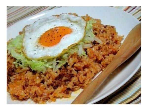 もりっとキャベツの唐揚げワンプレート。これと味噌汁で良いよね？こんな日もある。醤油、酒、味醂、マヨネーズ、生姜、ニンニク、塩麹で漬け込んで片栗粉まぶして揚げる。 ・ ・ワンプレートごはんワンプレート鶏もも肉唐揚げ レシピキャベツ夕飯のおかず