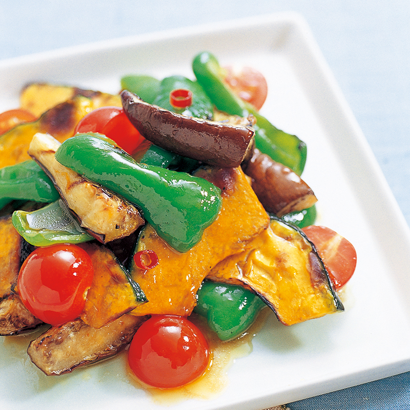 夏野菜とチキンのさっぱりトマト煮込み