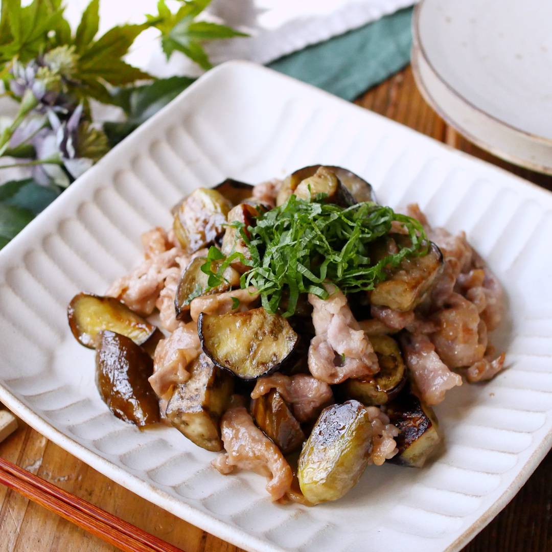 マヨぽん炒め 人気の豚肉となすだしわりぽんず使用