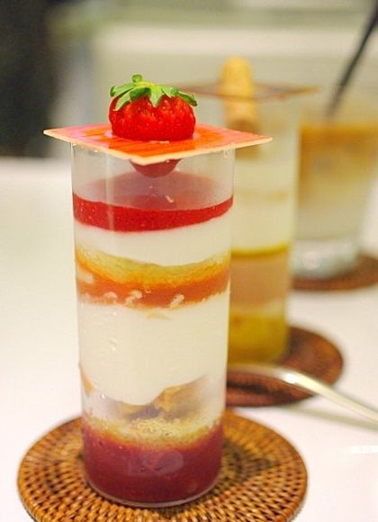 パティスリーキハチの夏のスイーツ！旬の桃たっぷりのベリーヌにロールケーキTABIZINE～人生に旅心を～